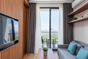 Bayview Hills Luxury Residences