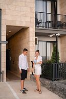 Bayview Hills Luxury Residences
