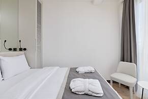 Bayview Hills Luxury Residences