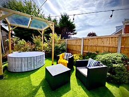 Remarkable 3-bed Hot Tub House in Blackpool