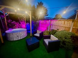 Remarkable 3-bed Hot Tub House in Blackpool