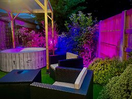 Remarkable 3-bed Hot Tub House in Blackpool