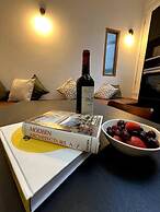 Design led 1 Bedroom Flat in Buzzing Queens Park