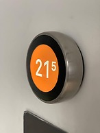 Design led 1 Bedroom Flat in Buzzing Queens Park
