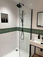 Design led Duplex Apartment in Buzzing Queens Park