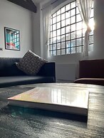 Design led Duplex Apartment in Buzzing Queens Park