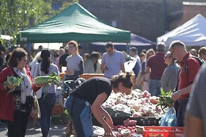 Design led Duplex Apartment in Buzzing Queens Park