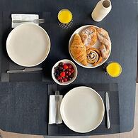 Design led Duplex Apartment in Buzzing Queens Park