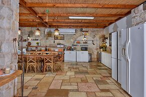 Accommodation Units The Mansion Had Nes