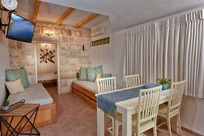 Accommodation Units The Mansion Had Nes