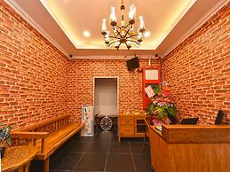 OYO 90572 J Hotel Masjid India