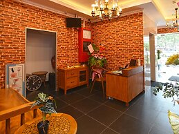 OYO 90572 J Hotel Masjid India