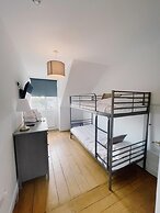 Stunning 8-bed House With Sea & Beach Views