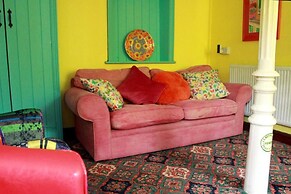 Colourful Forest of Dean Pikehouse