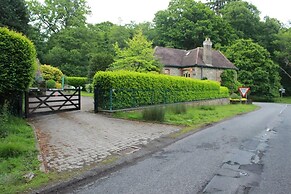 Colourful Forest of Dean Pikehouse