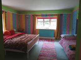 Colourful Forest of Dean Pikehouse