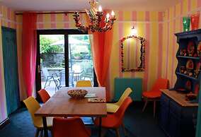 Colourful Forest of Dean Pikehouse