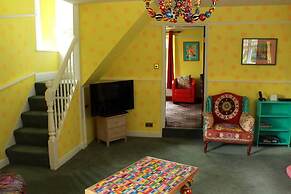 Colourful Forest of Dean Pikehouse