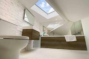 Charming 2-bed Apt With 2 Bathtub Central London