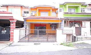 OYO Homes 90575 C.k Bahau Homestay