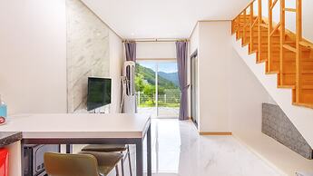 Gapyeong Gamseong216 Poolvilla Pension