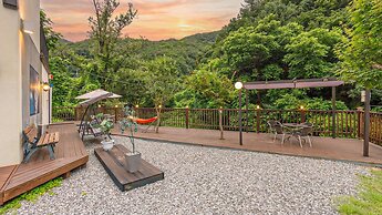 Gapyeong Gamseong216 Poolvilla Pension
