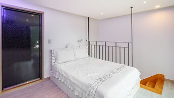 Gapyeong Gamseong216 Poolvilla Pension