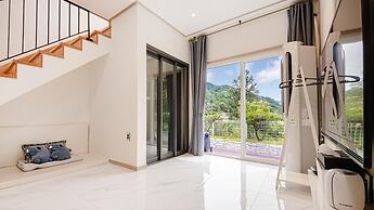 Gapyeong Gamseong216 Poolvilla Pension