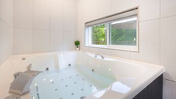 Gapyeong Gamseong216 Poolvilla Pension
