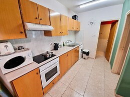 Dock Holiday Pool Apartment