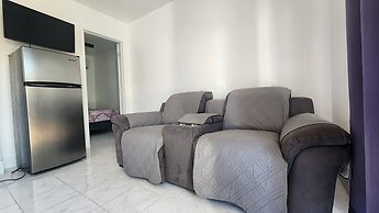 Room in Apartment - Small Cozy Apartment