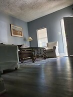 N Gladstone Rental Minutes to Downtown Perfect for Families or Busines