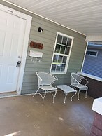 N Gladstone Rental Minutes to Downtown Perfect for Families or Busines