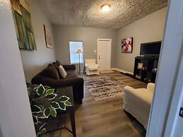 N Gladstone Rental Minutes to Downtown Perfect for Families or Busines