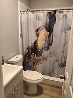 N Gladstone Rental Minutes to Downtown Perfect for Families or Busines