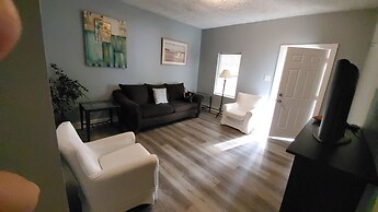 N Gladstone Rental Minutes to Downtown Perfect for Families or Busines