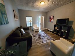 N Gladstone Rental Minutes to Downtown Perfect for Families or Busines