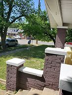 N Gladstone Rental Minutes to Downtown Perfect for Families or Busines