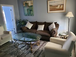 N Gladstone Rental Minutes to Downtown Perfect for Families or Busines