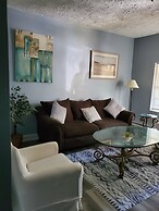 N Gladstone Rental Minutes to Downtown Perfect for Families or Busines