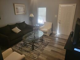 N Gladstone Rental Minutes to Downtown Perfect for Families or Busines