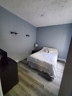 N Gladstone Rental Minutes to Downtown Perfect for Families or Busines