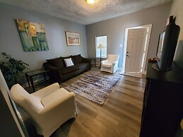 N Gladstone Rental Minutes to Downtown Perfect for Families or Busines