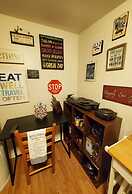 Room-fall Room 3min From Yale, And Other