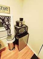 Room-fall Room 3min From Yale, And Other