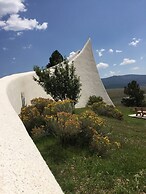 Entire Charming Cabin With Lake And Mountain View for 10 People
