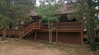 Entire Charming Cabin With Lake And Mountain View for 10 People