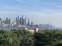 1 Lovely 2 Bedrooms Rental in West New York Nj