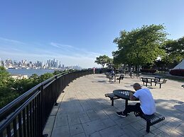 1 Lovely 2 Bedrooms Rental in West New York Nj