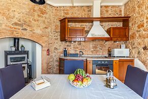 Thrapsano House at Iraklion Crete for up to 8 Persons